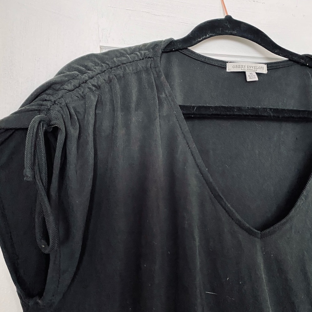 Top - Picture 2 of 3